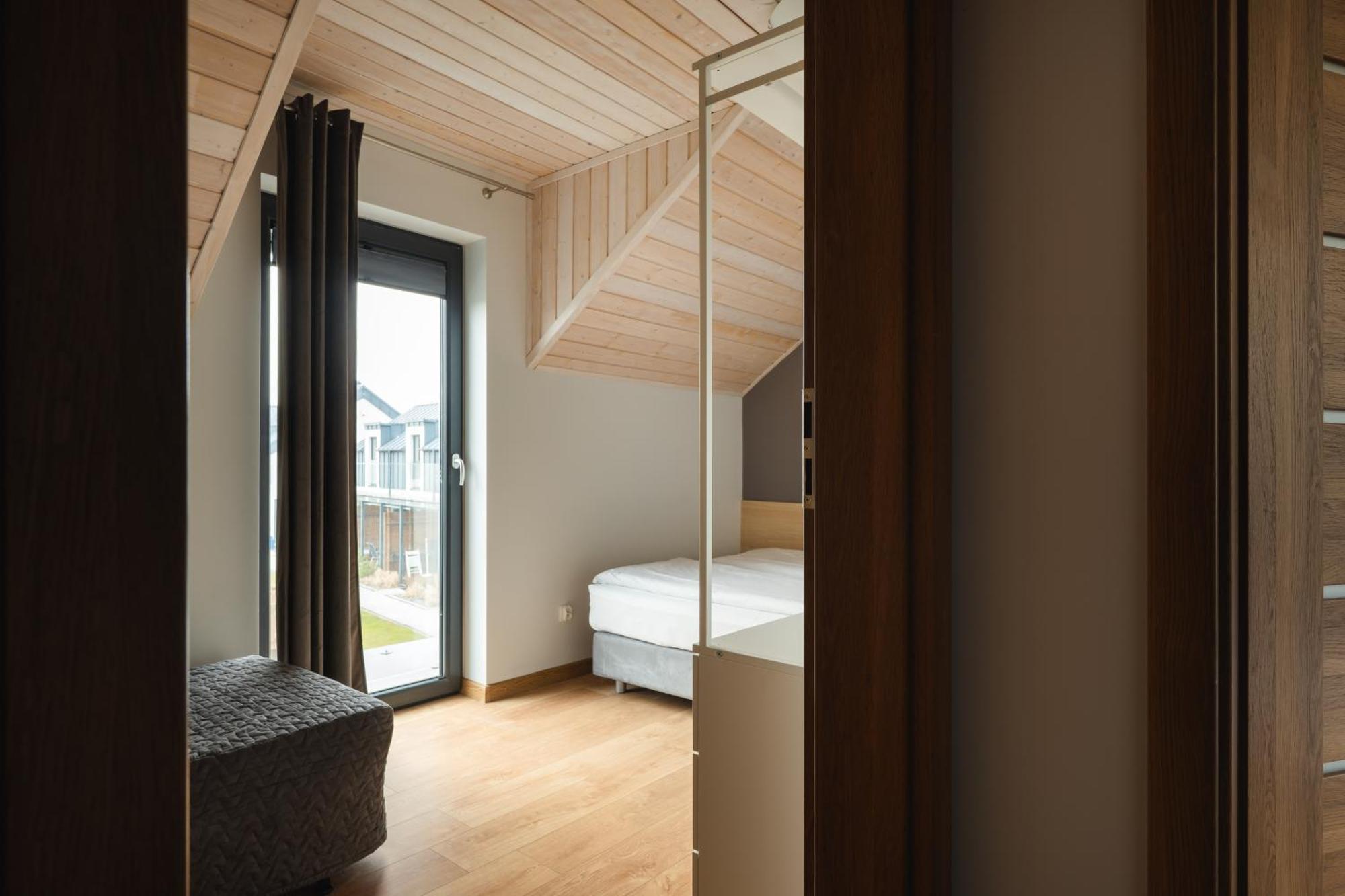 Debki Plaza Apartment Екстериор снимка